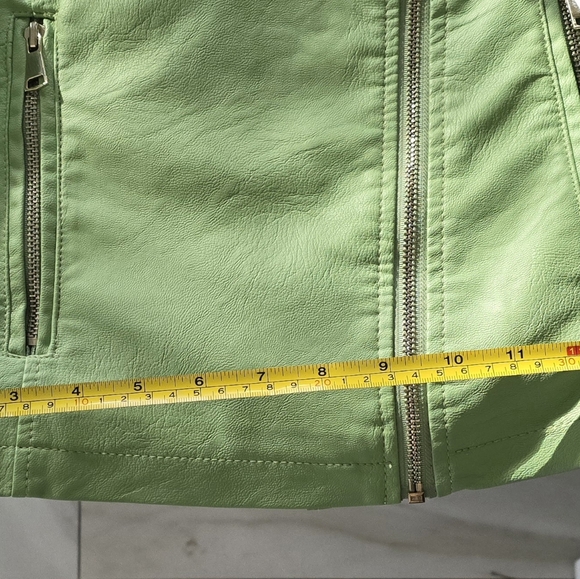 Vegan leather green jacket. - Picture 9 of 10